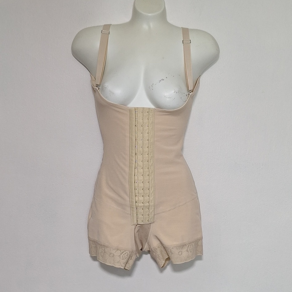 ShapeRx Shapewear Under Bust Adjustable Snap front Open Crotch Nude Medium NEW